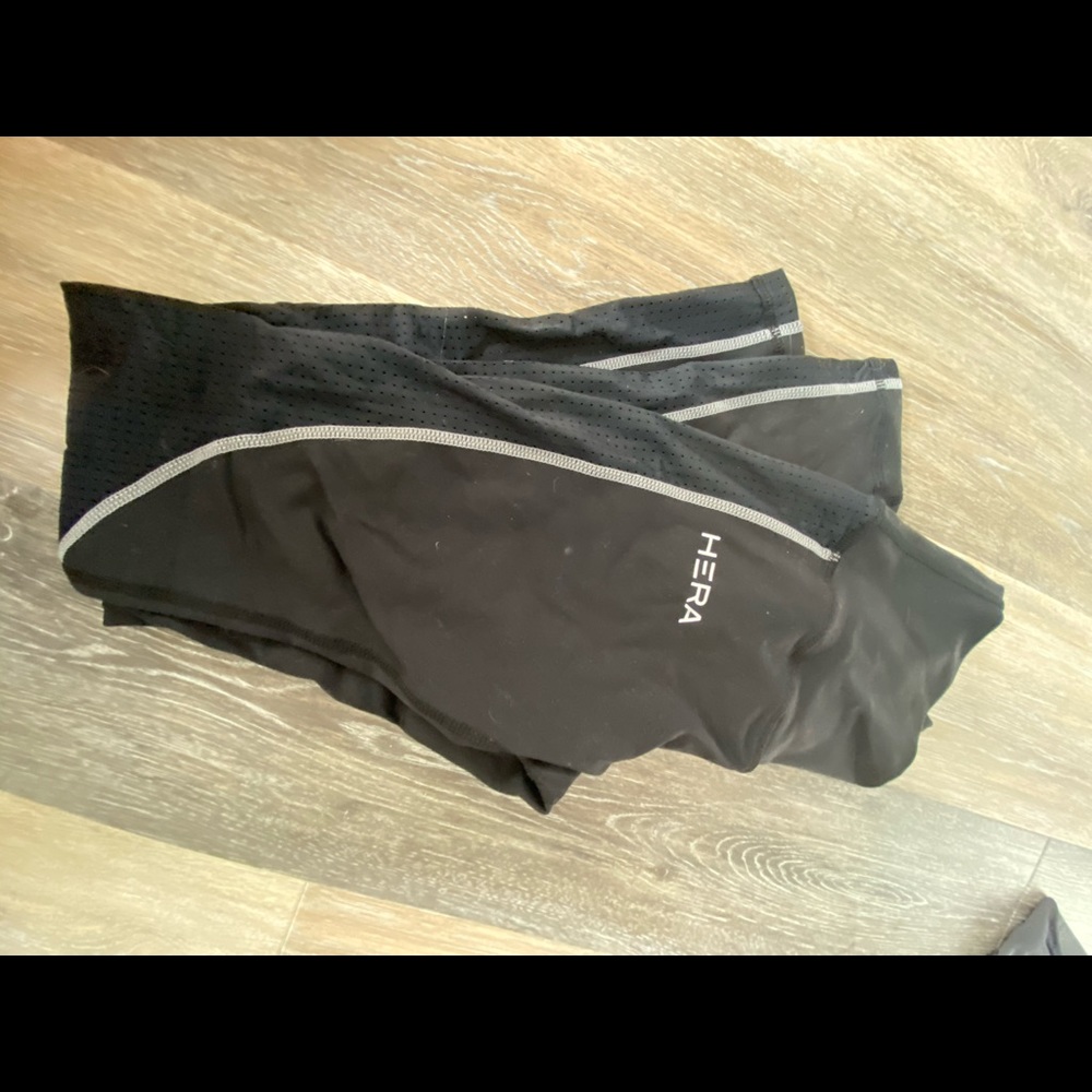 Hera x Hero- black brand new leggings mesh